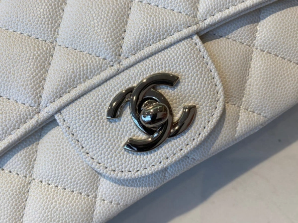 Trendy CHANEL FLAP BAG 20CM 633 - Image 3