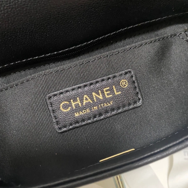 Trendy CHANEL FLAP BAG 484 - Image 9
