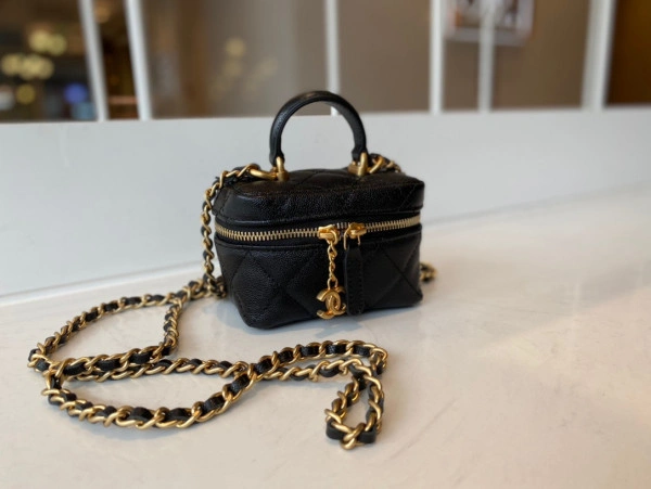 UrbanStyle CHANEL SMALL VANITY WITH CHAIN 1272 - Image 3
