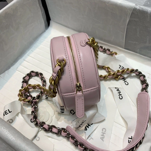 HighQuality CHANEL 19 CHANELUTCH WITH CHAIN 47 - Image 4