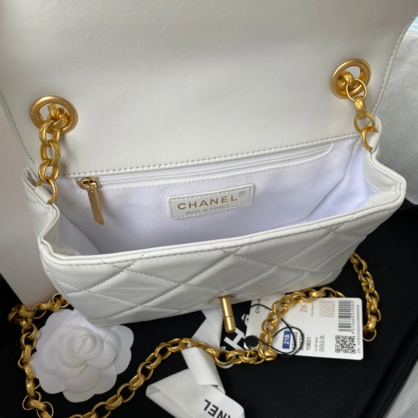 CHANEL FLAP BAG SportInspired 557 - Image 8