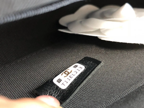 Trendy CHANEL FLAP PHONE HOLDER WITH CHAIN 1308 - Image 8