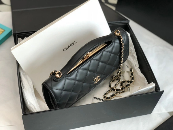 Trendy CHANEL FLAP PHONE HOLDER WITH CHAIN 1308 - Image 9