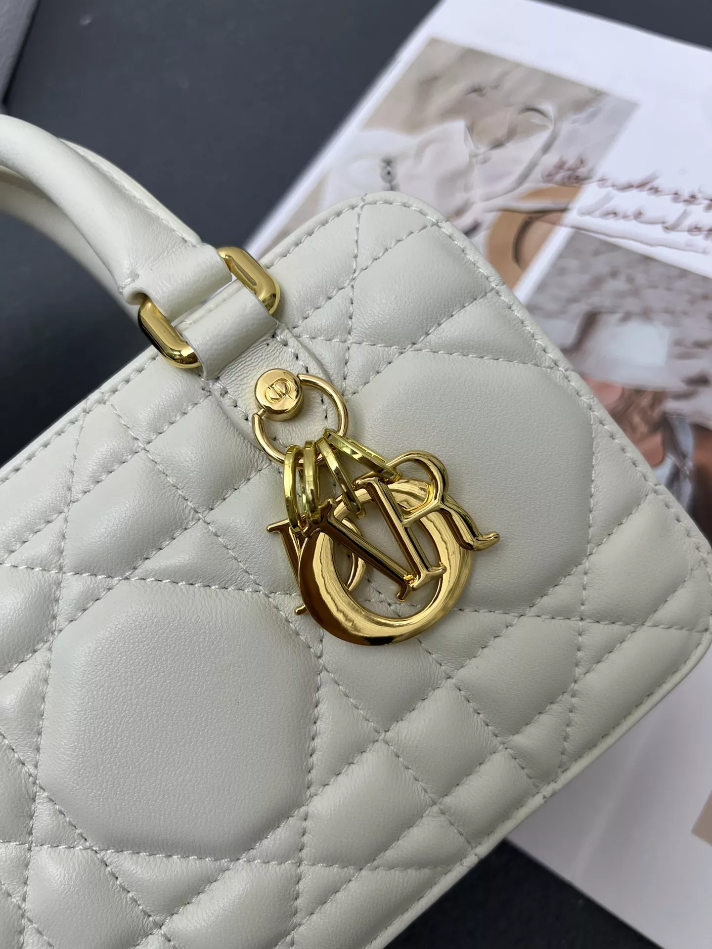 Affordable 117 Christian Dior AAA Quality Handbags For Women - Image 3