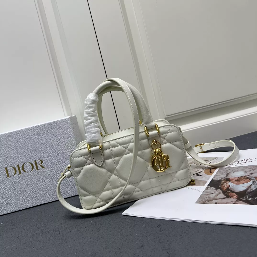 Affordable 117 Christian Dior AAA Quality Handbags For Women - Image 8