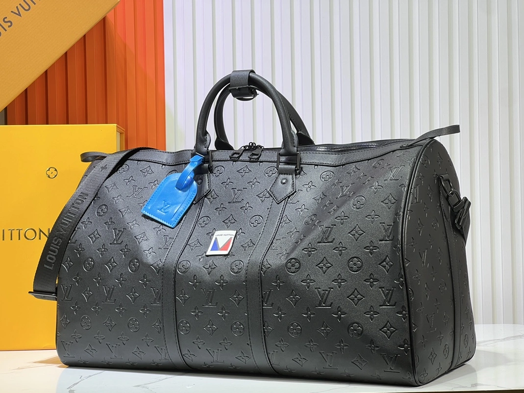 Affordable 7789 Louis Vuitton Travel Bags - Image 3