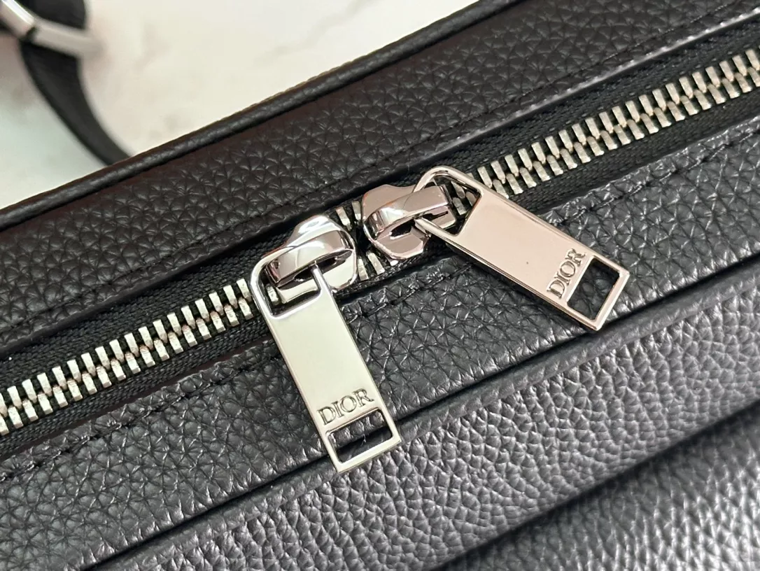 Affordable 7818 Christian Dior AAA Man Messenger Bags - Image 4