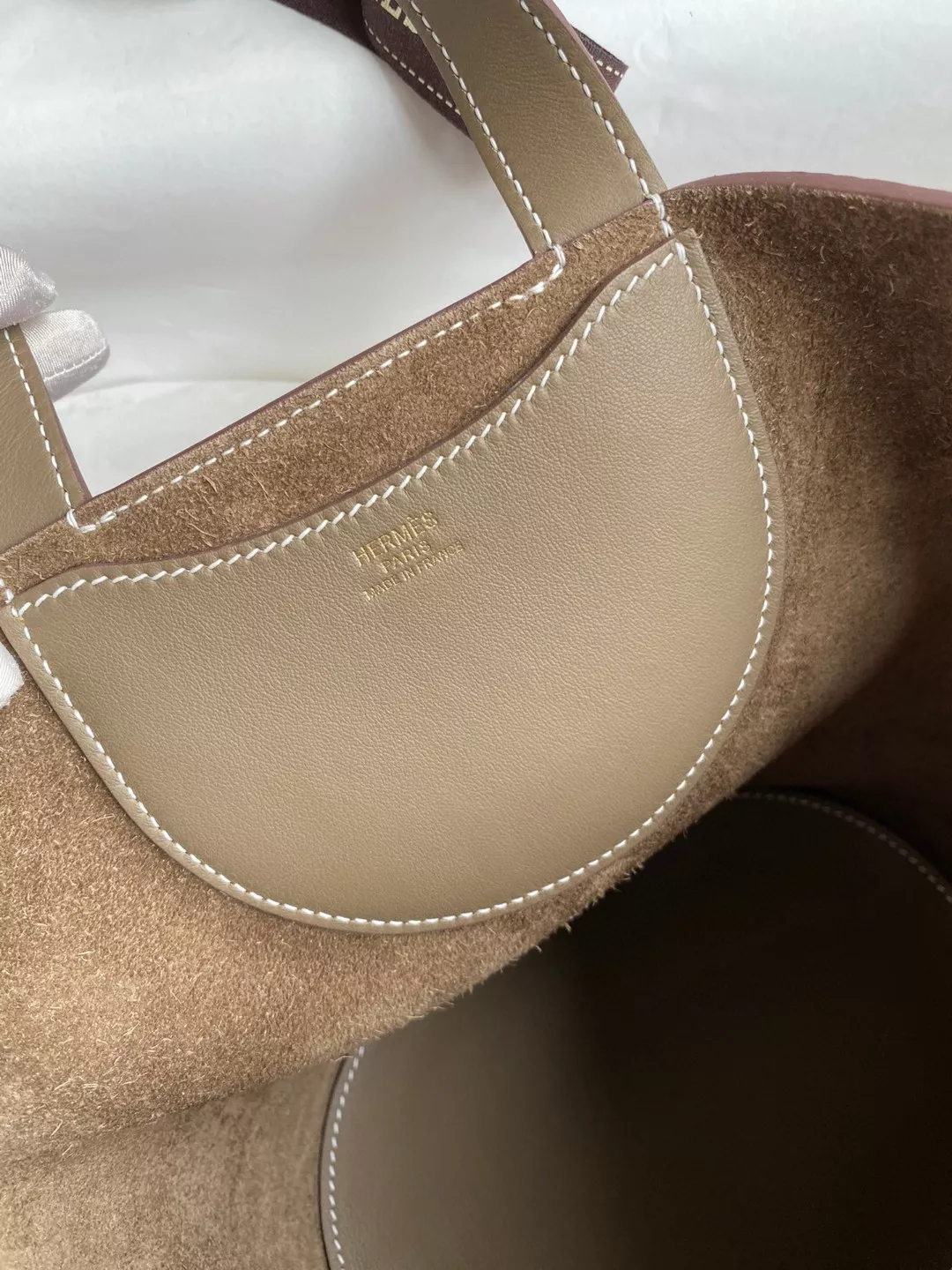 AllSeason 7111 Hermes AAA Quality Handbags In Gold For Women - Image 7