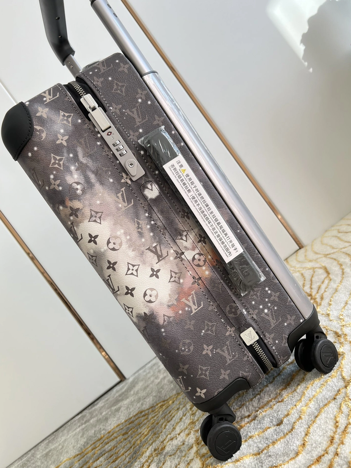 AllSeason 8784 Louis Vuitton Luggage - Image 4