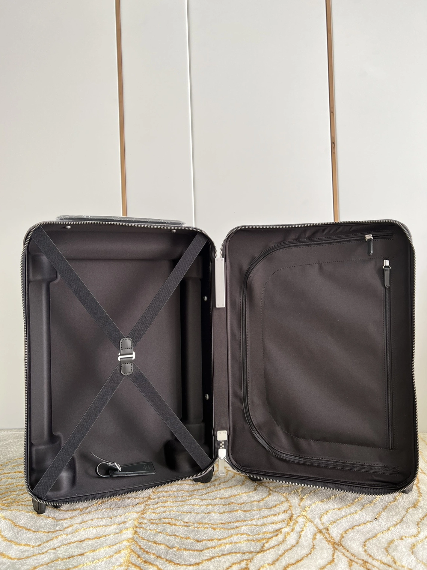 AllSeason 8784 Louis Vuitton Luggage - Image 7