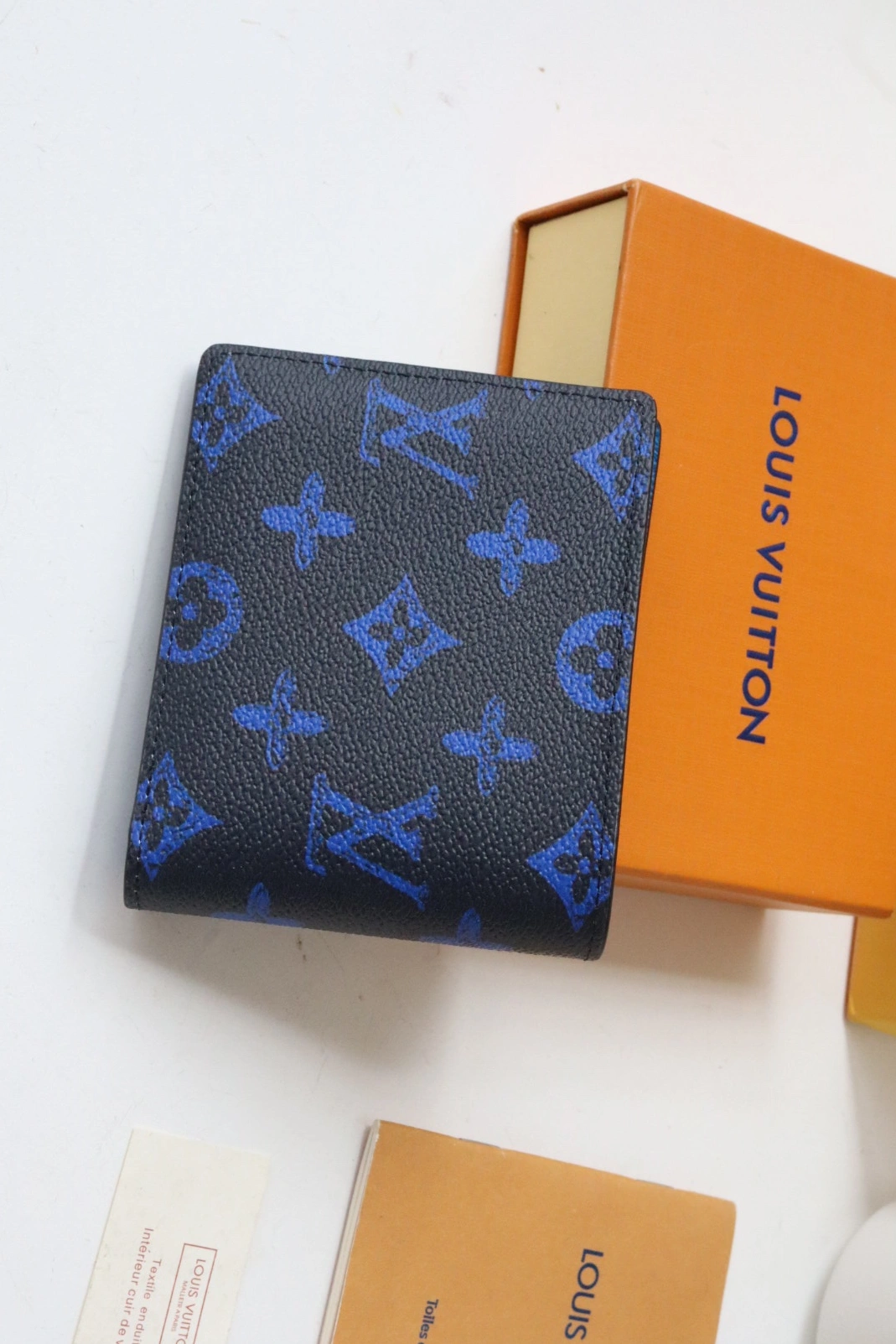 BestValue 8209 Louis Vuitton AAA Quality Wallets