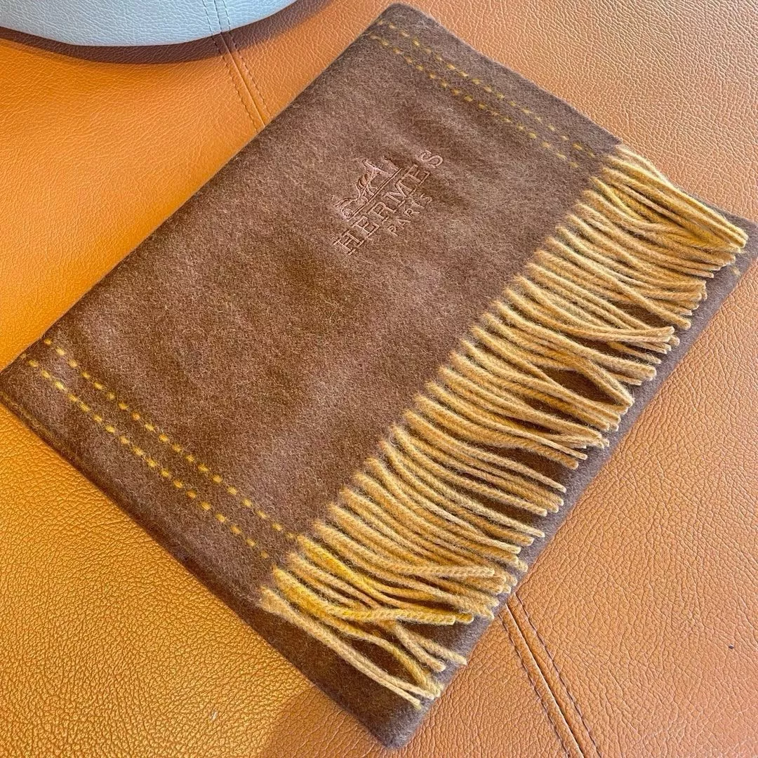 Bold 2004 Hermes Scarf For Women - Image 3