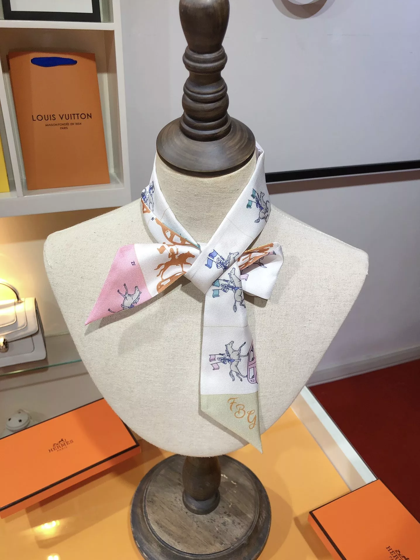 Bold 6982 Hermes Silk Scarf - Image 6