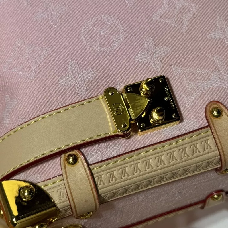 Breathable 1348 Louis Vuitton AAA Quality Messenger Bags For Women - Image 3