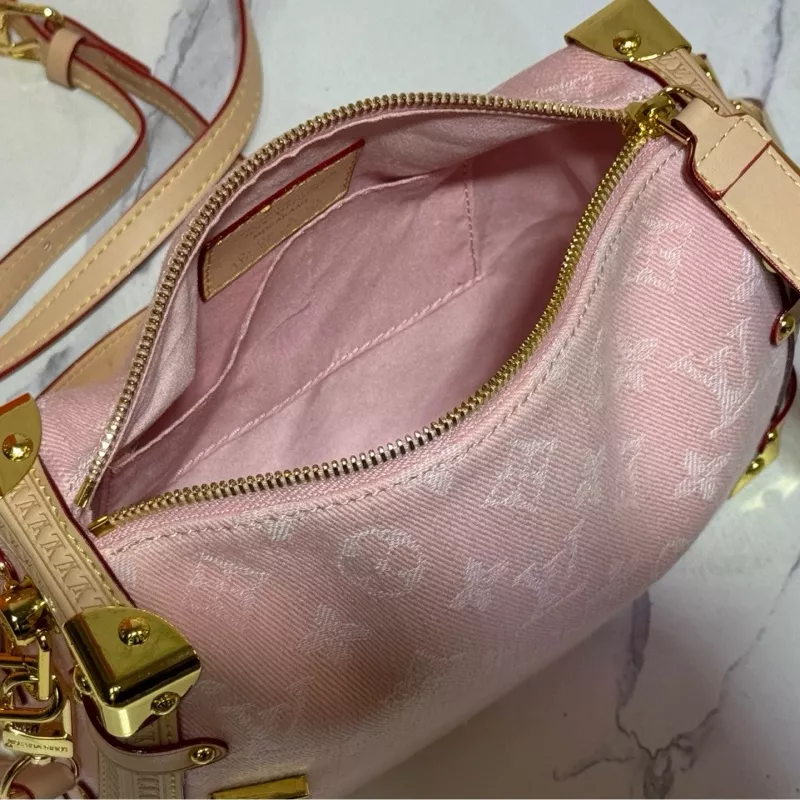 Breathable 1348 Louis Vuitton AAA Quality Messenger Bags For Women - Image 7