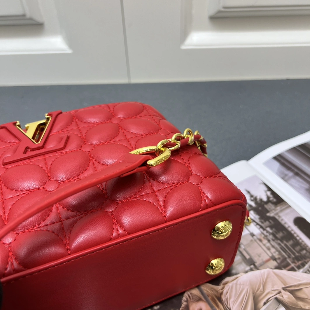 Breathable 6087 Louis Vuitton AAA Quality Messenger Bags For Women - Image 7