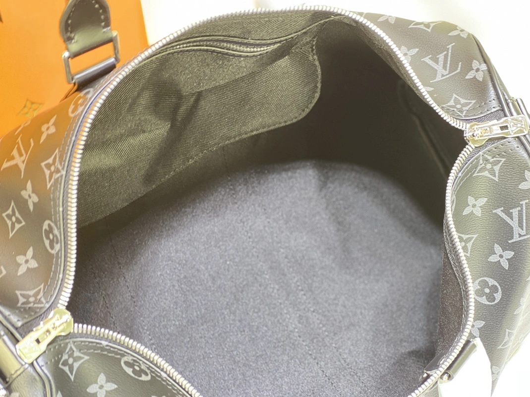 Bright 1360 Louis Vuitton Travel Bags For Unisex - Image 8