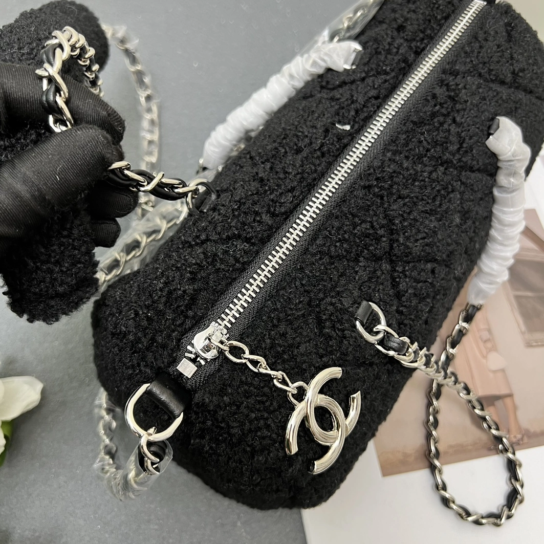 Chanel AAA Quality Messenger Bags For Women Bold 3375 - Image 3