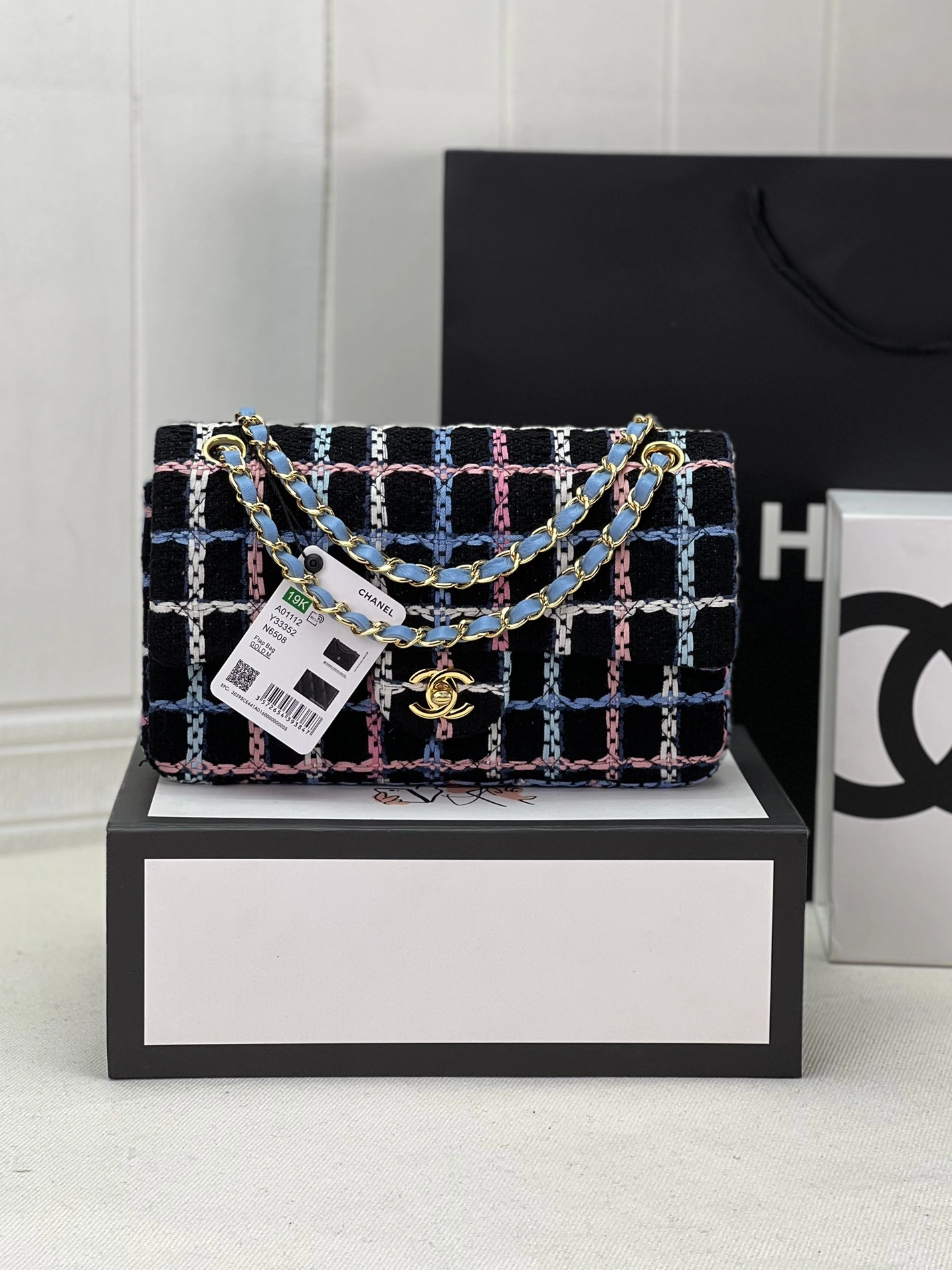 Chanel AAA Quality Messenger Bags For Women Bright 4063