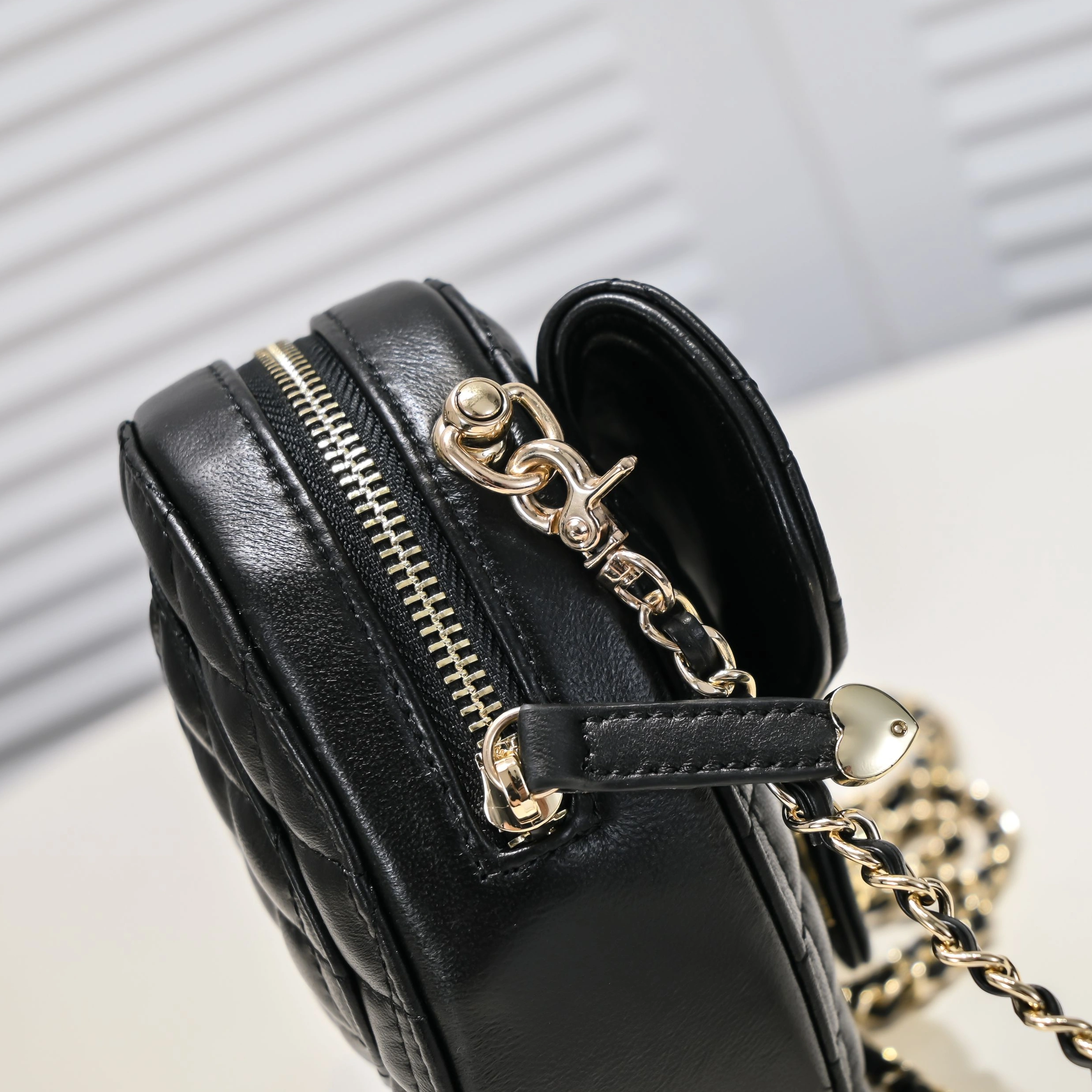 Chanel AAA Quality Messenger Bags For Women Classic 2780 - Image 7