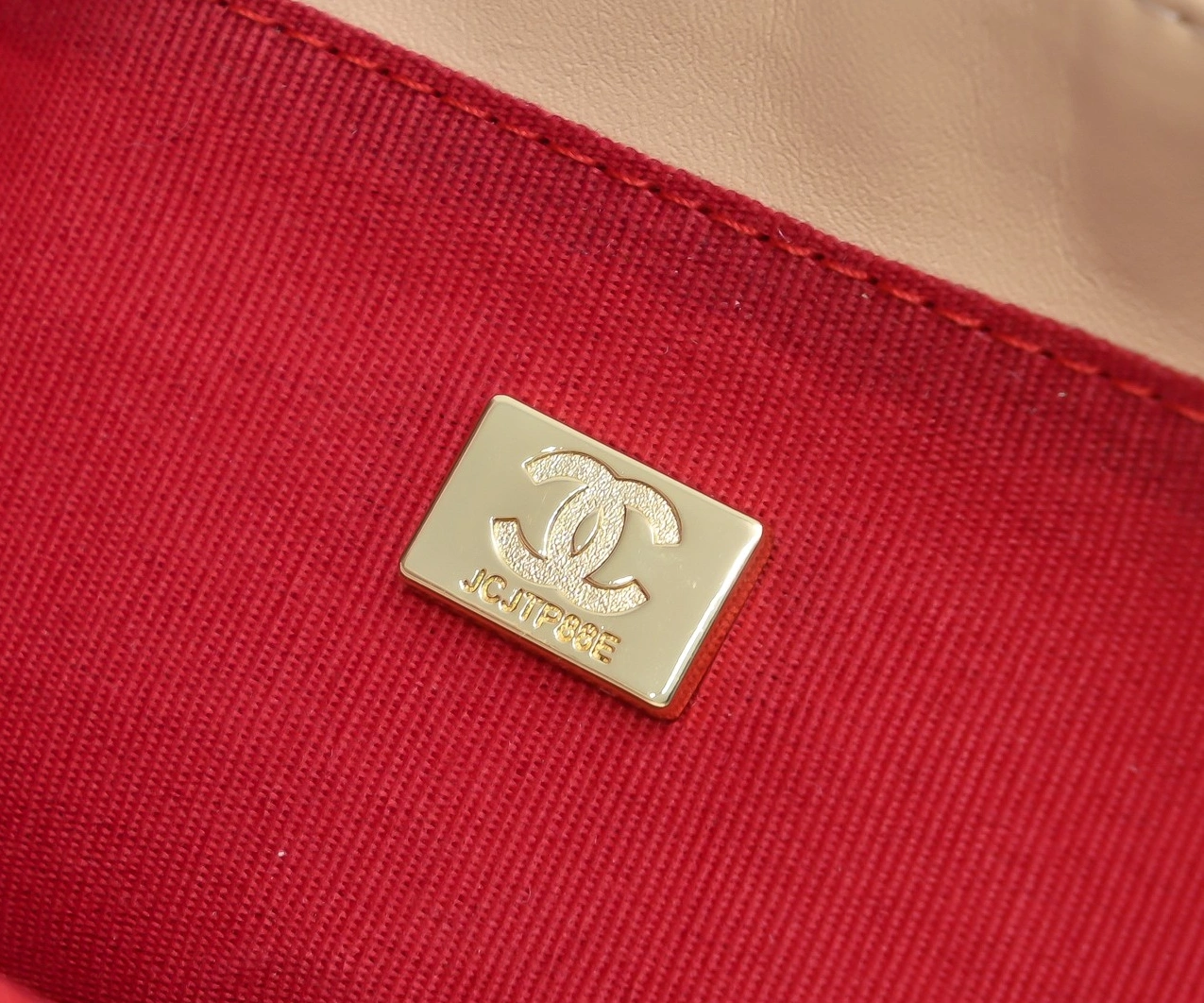 Chanel AAA Quality Messenger Bags For Women Comfortable 1124 - Image 8