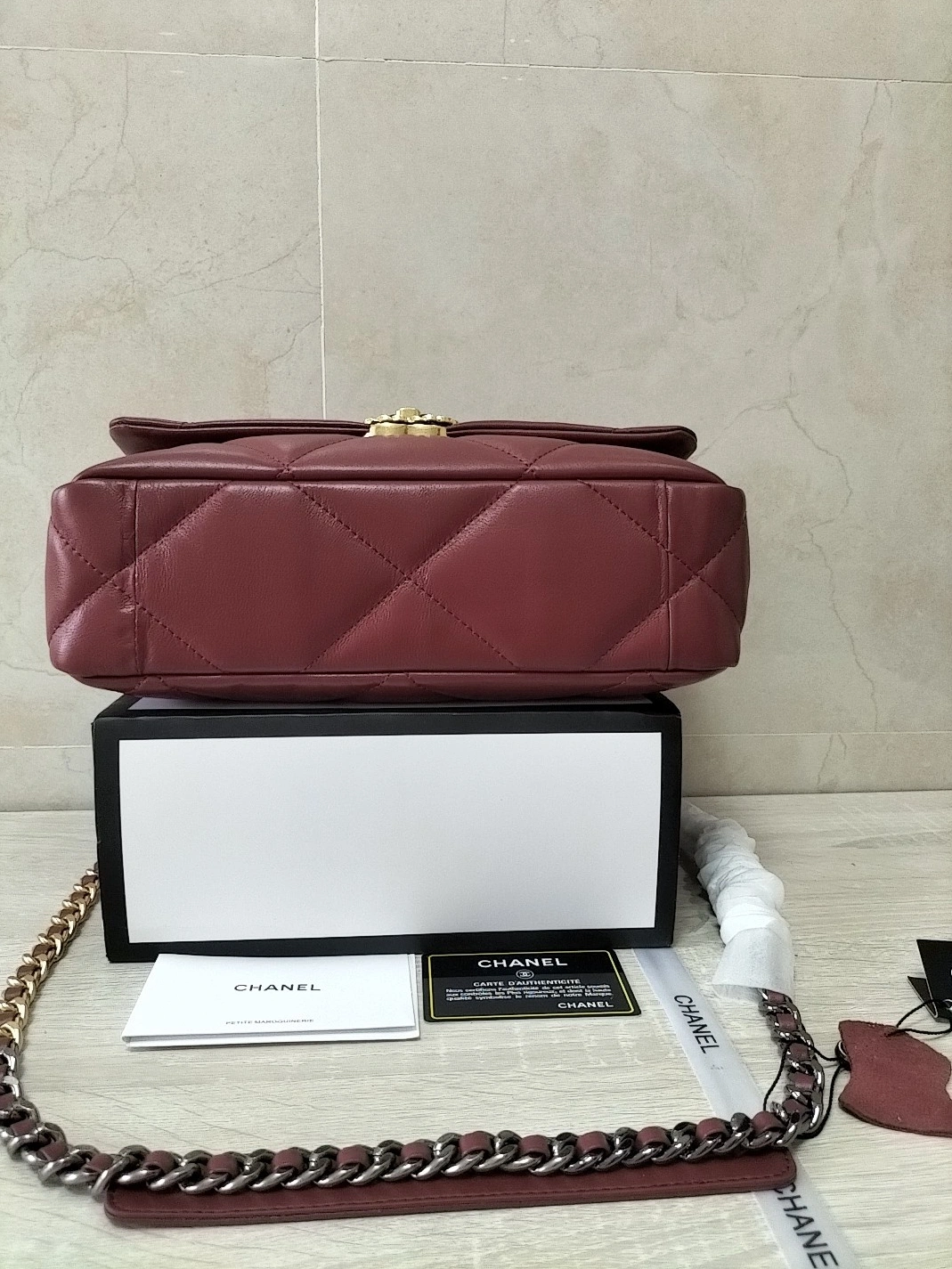 Chanel AAA Quality Messenger Bags For Women Elegant 546