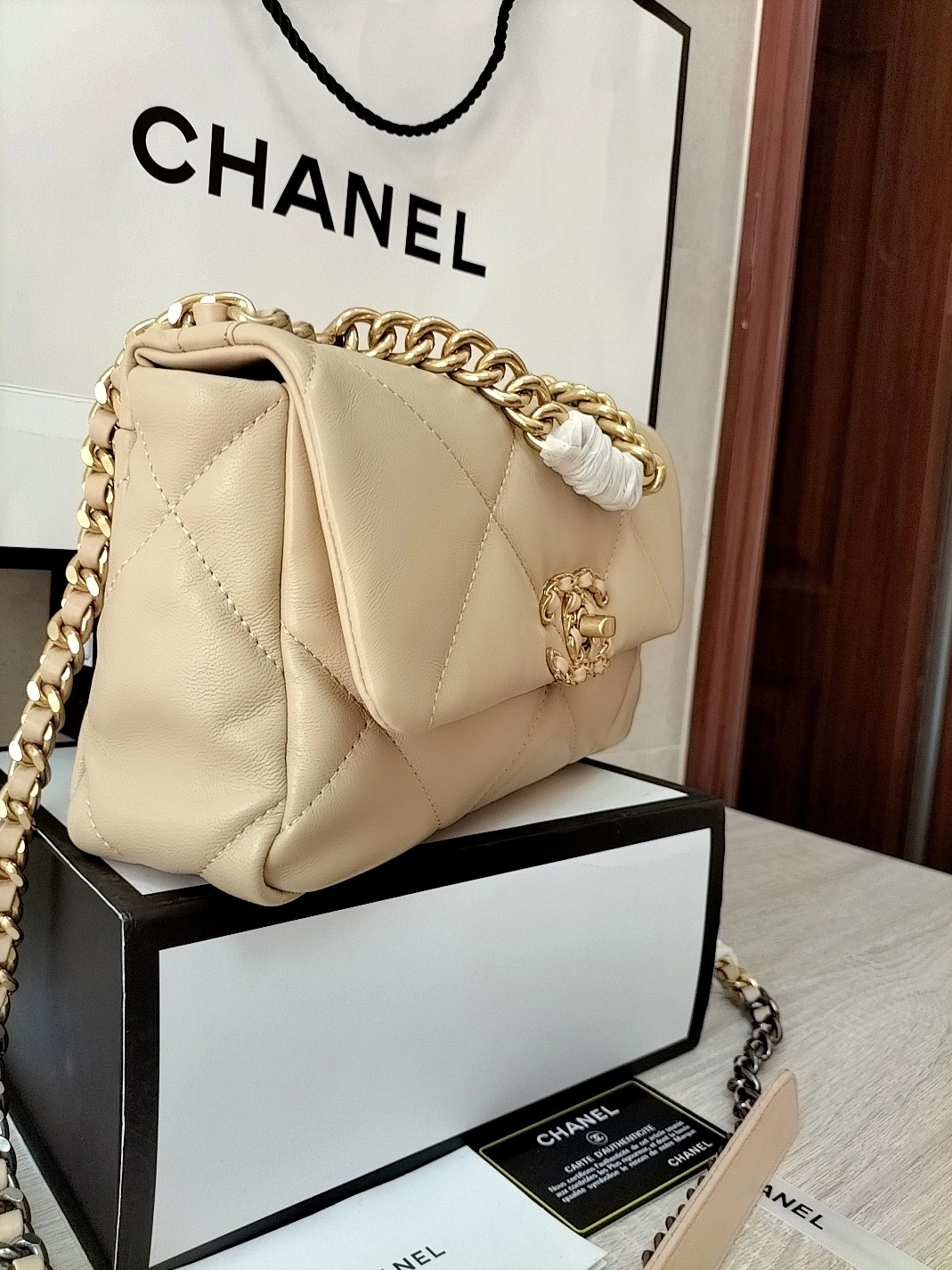 Chanel AAA Quality Messenger Bags For Women Flexible 2904