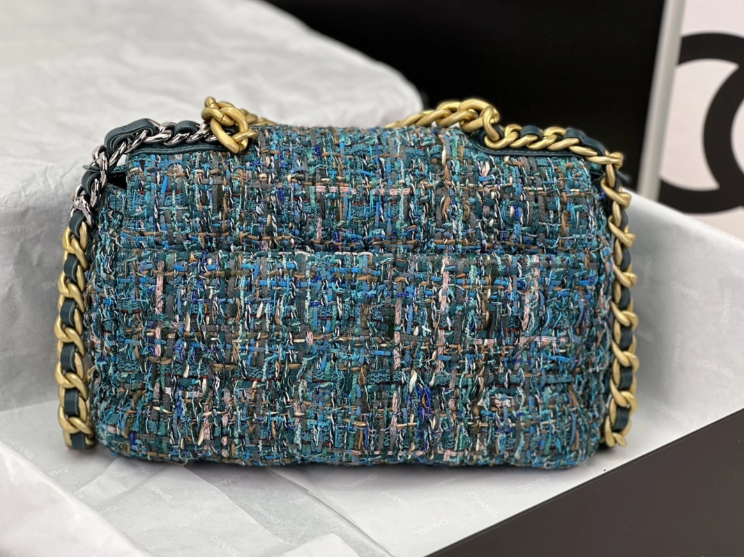 Chanel AAA Quality Messenger Bags For Women Versatile 2413 - Image 3