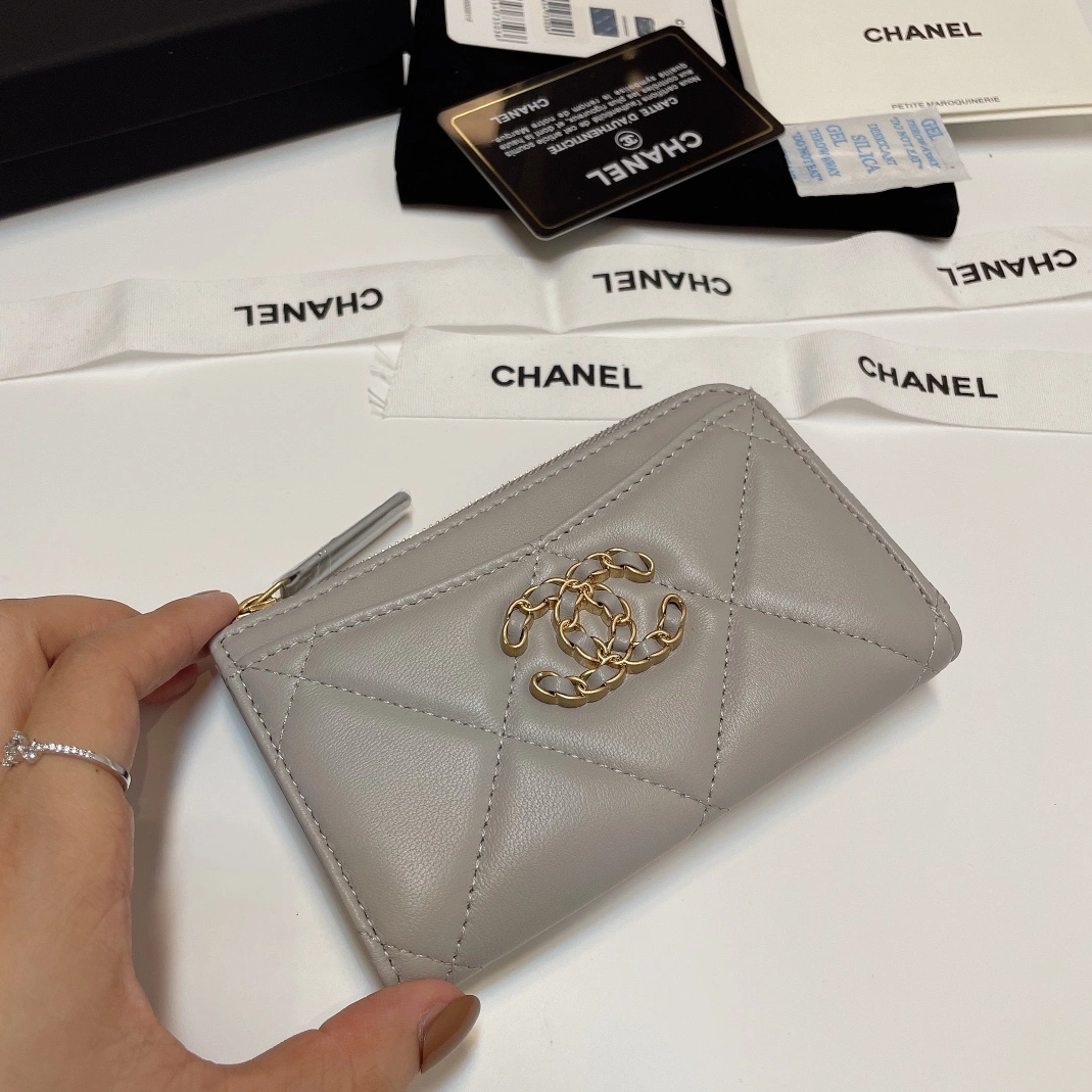 Chanel Card Case Comfortable 4037 - Image 4