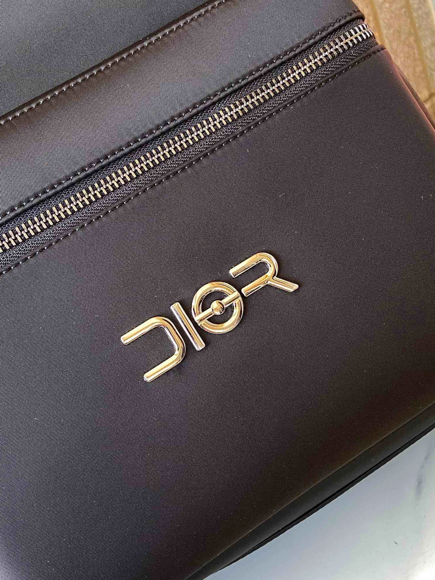 Christian Dior AAA Man Backpacks Bold 1274 - Image 4