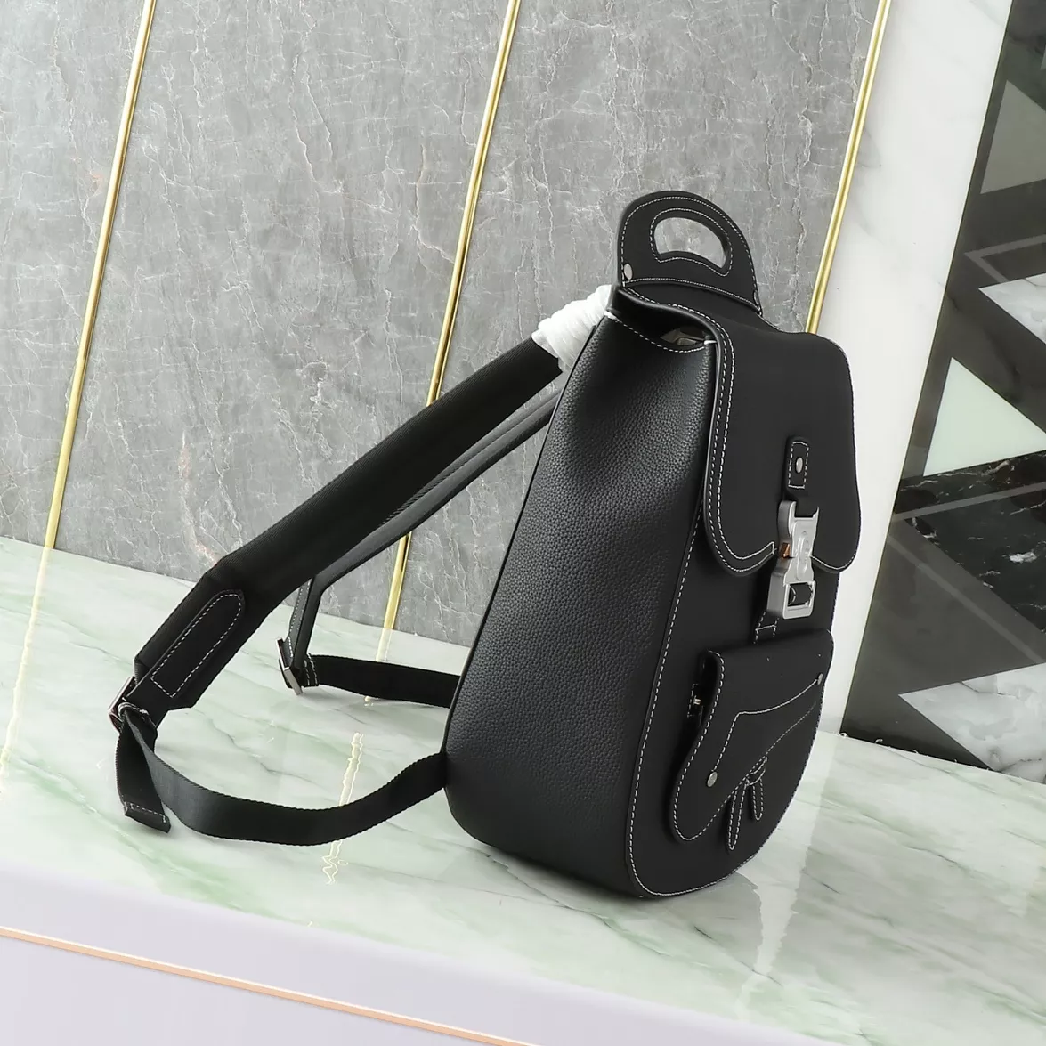 Christian Dior AAA Man Backpacks Durable 8006