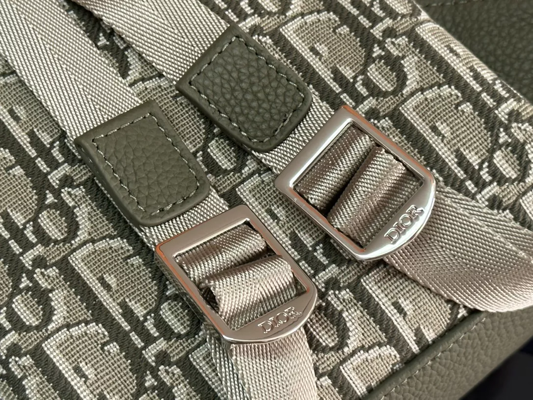 Christian Dior AAA Man Backpacks Elegant 3312 - Image 7