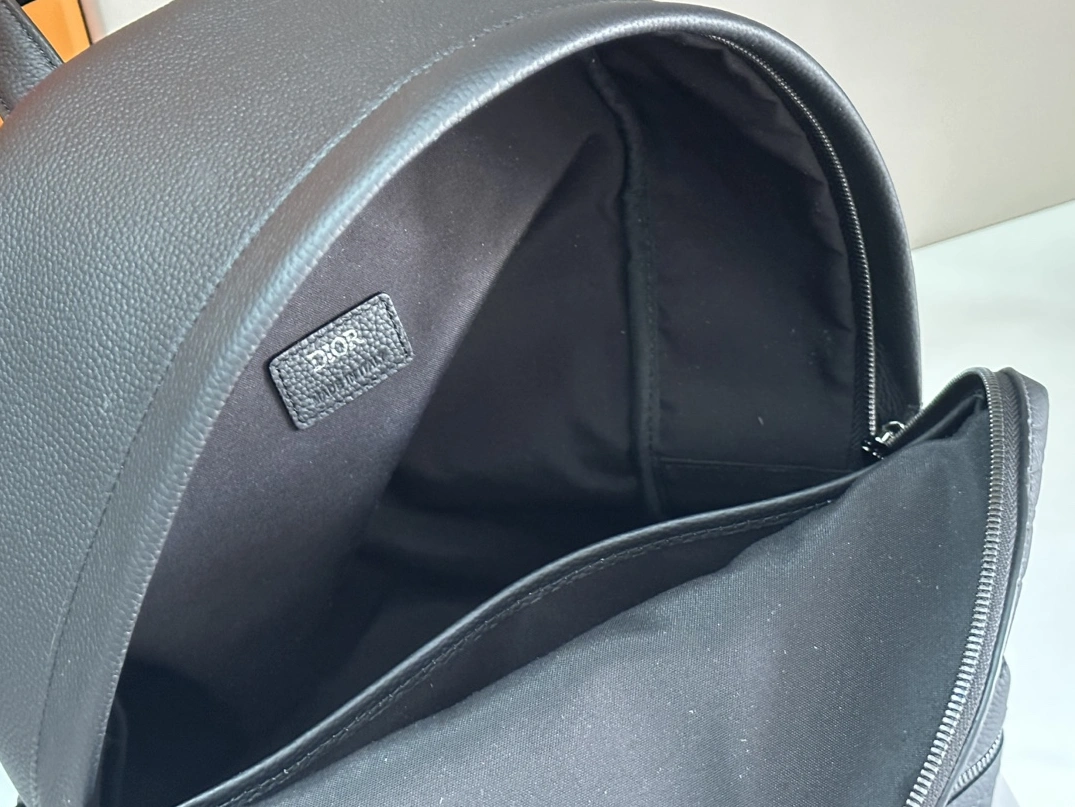 Christian Dior AAA Man Backpacks HighQuality 8647 - Image 8