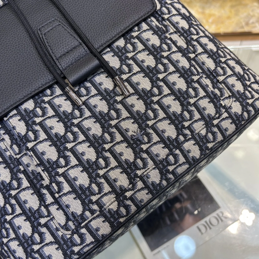 Christian Dior AAA Man Backpacks Practical 6068 - Image 3