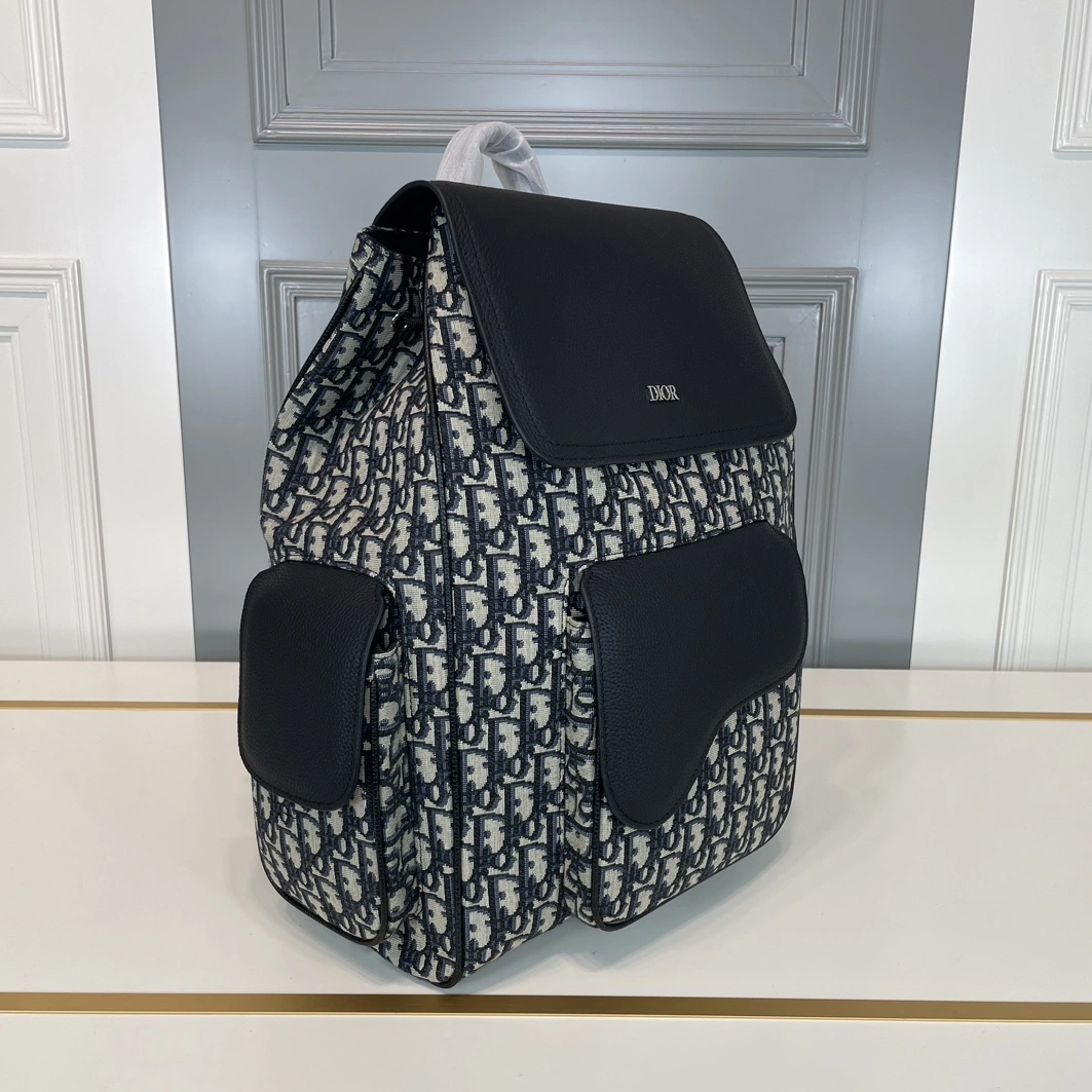 Christian Dior AAA Man Backpacks Stylish 2305
