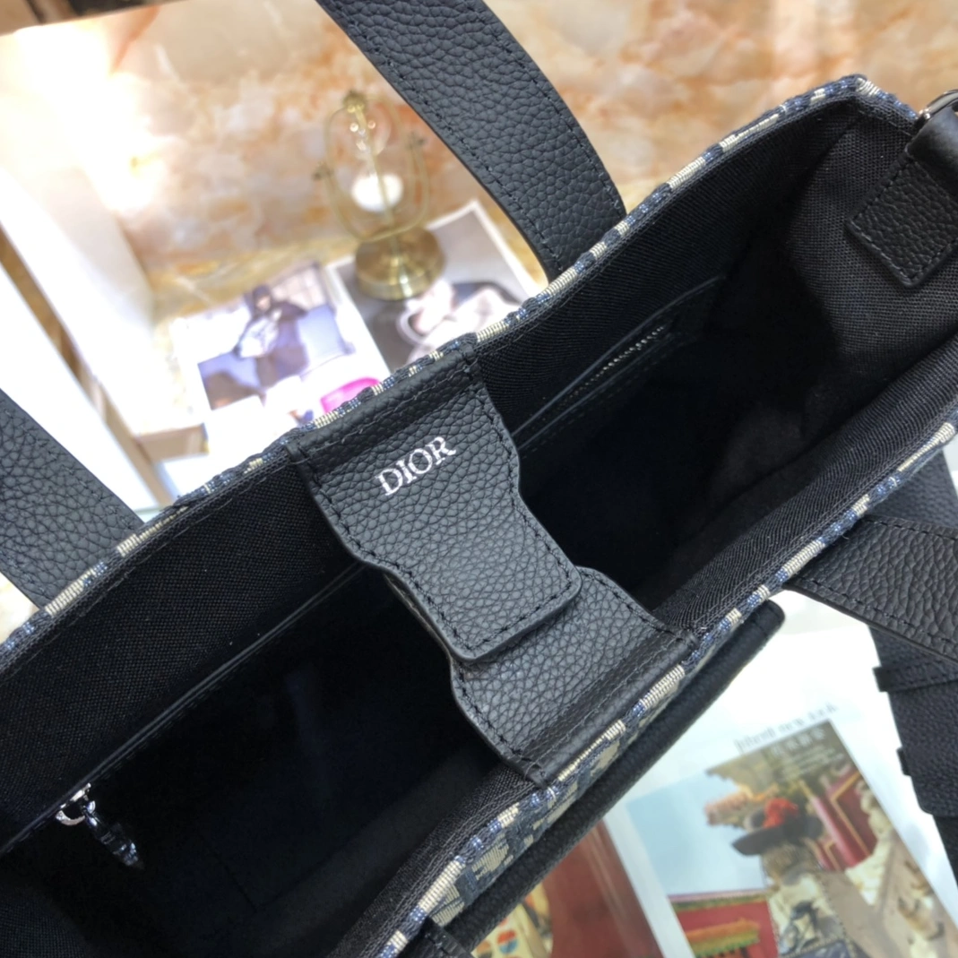 Christian Dior AAA Man Handbags Elegant 4469 - Image 8