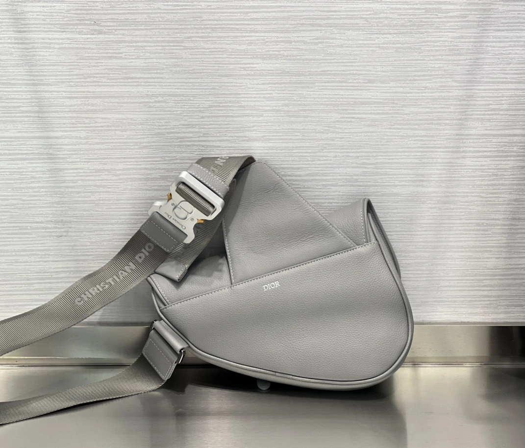 Christian Dior AAA Man Messenger Bags Affordable 3778