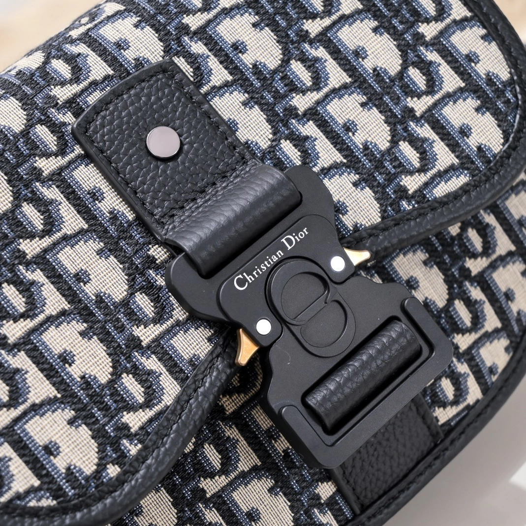 Christian Dior AAA Man Messenger Bags SportInspired 3911 - Image 3