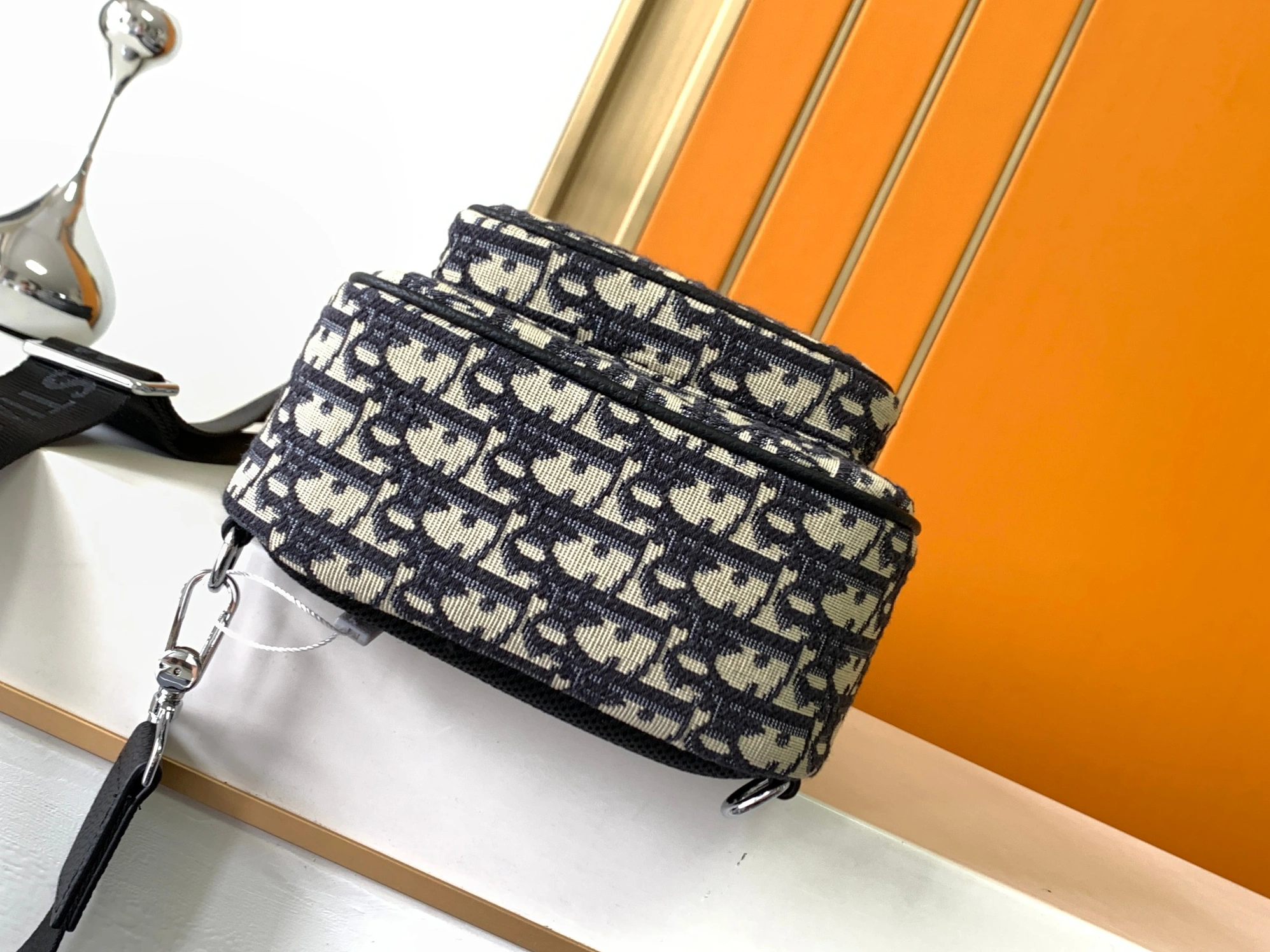 Christian Dior AAA Man Messenger Bags Stylish 8740 - Image 4