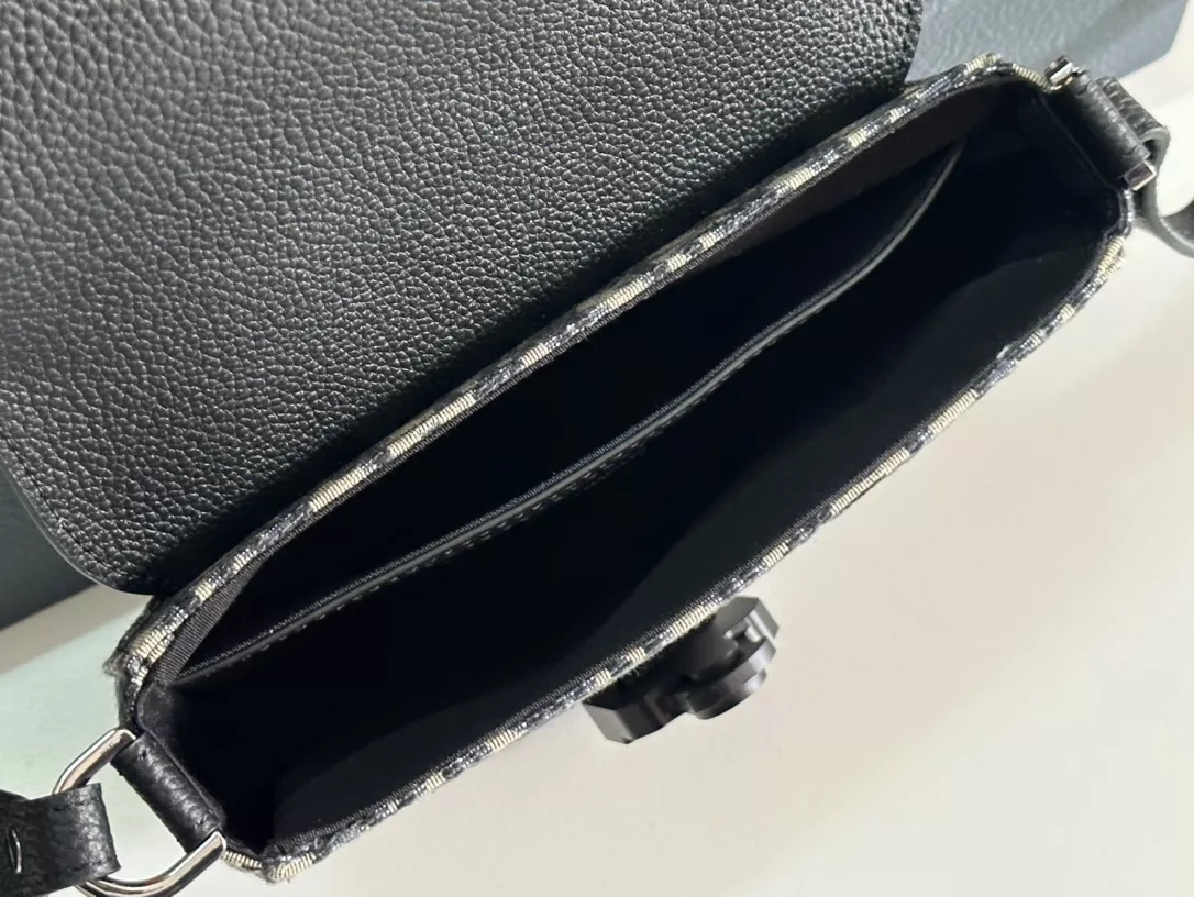 Christian Dior AAA Man Messenger Bags Unique 3990 - Image 7