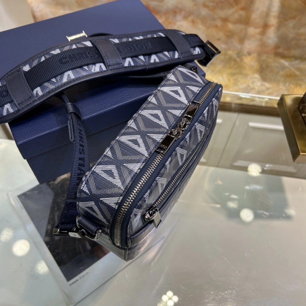 Christian Dior AAA Man Messenger Bags Versatile 9667 - Image 3