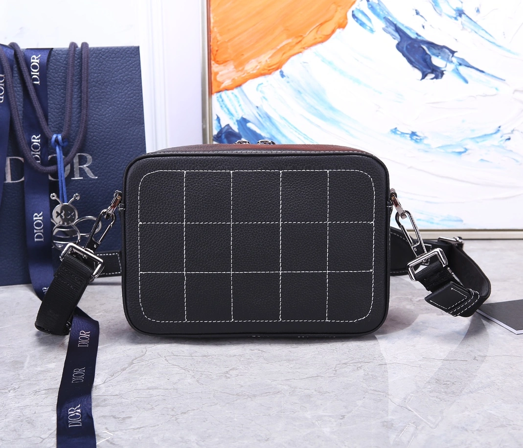 Christian Dior AAA Man Messenger Bags Vibrant 920