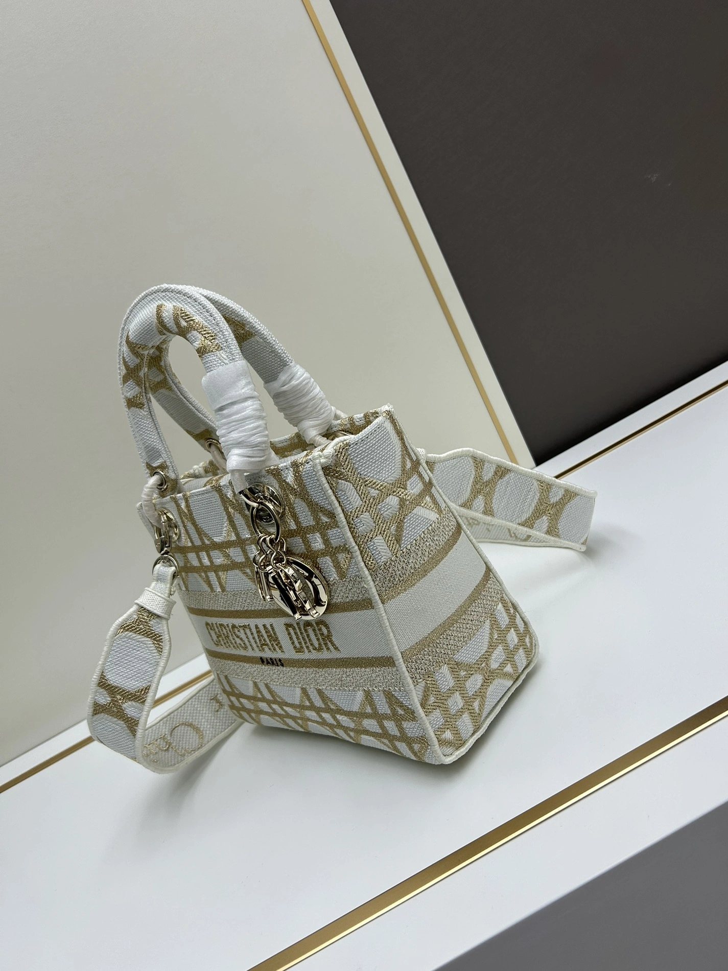 Christian Dior AAA Quality Handbags For Women SmartChoice 9228