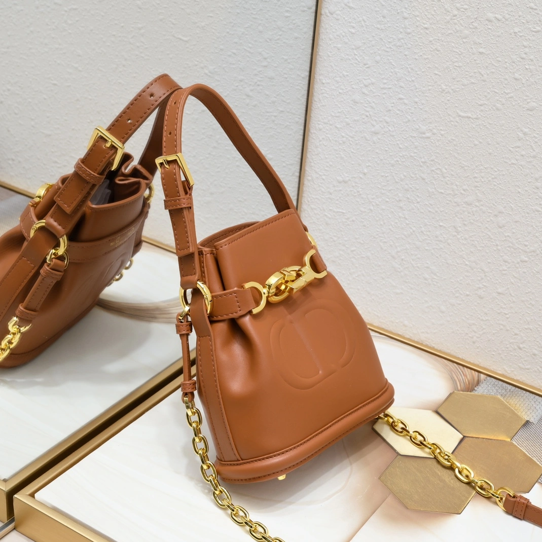 Christian Dior AAA Quality Messenger Bags For Women Cozy 8934