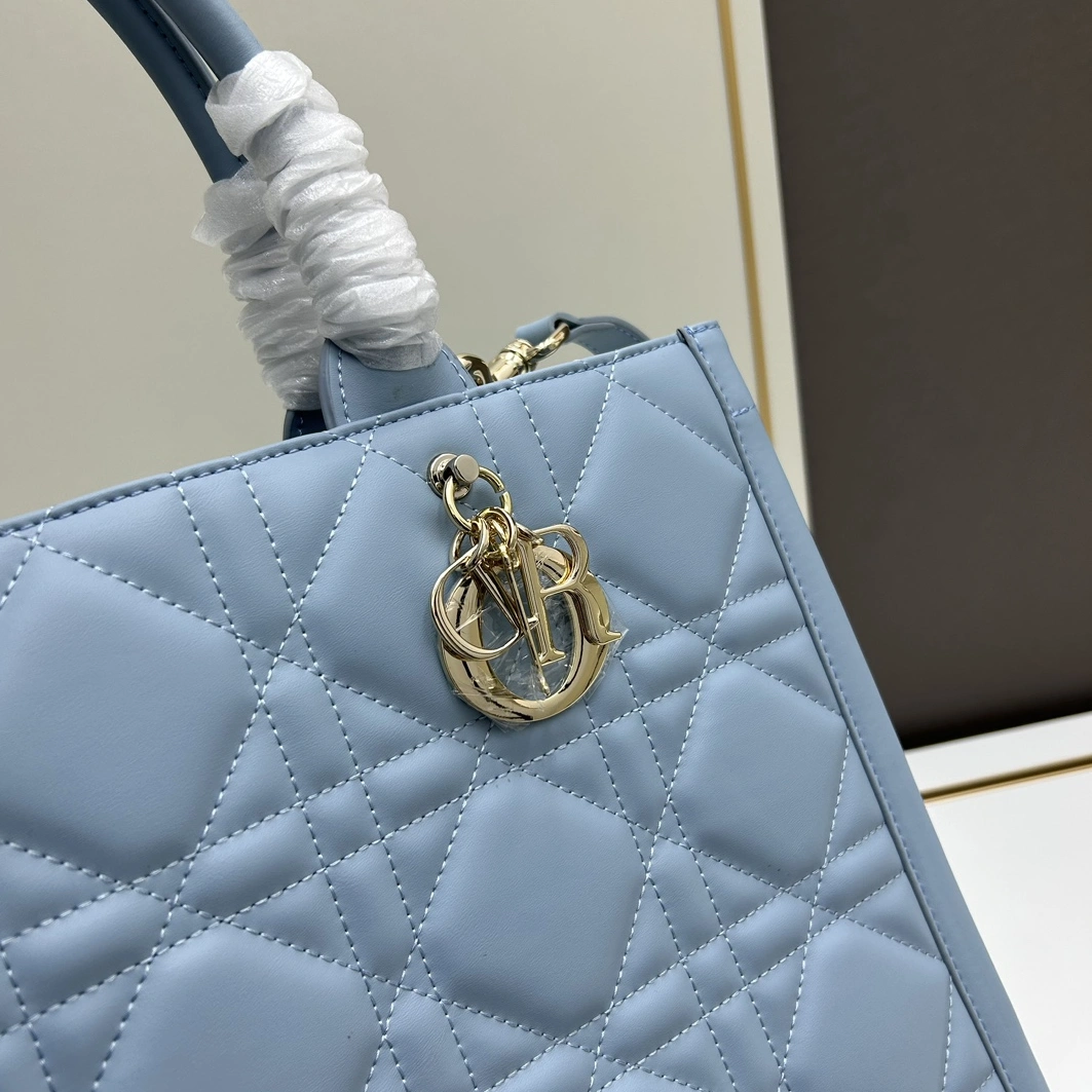 Christian Dior AAA Quality Tote-Handbags For Women Durable 5126 - Image 4