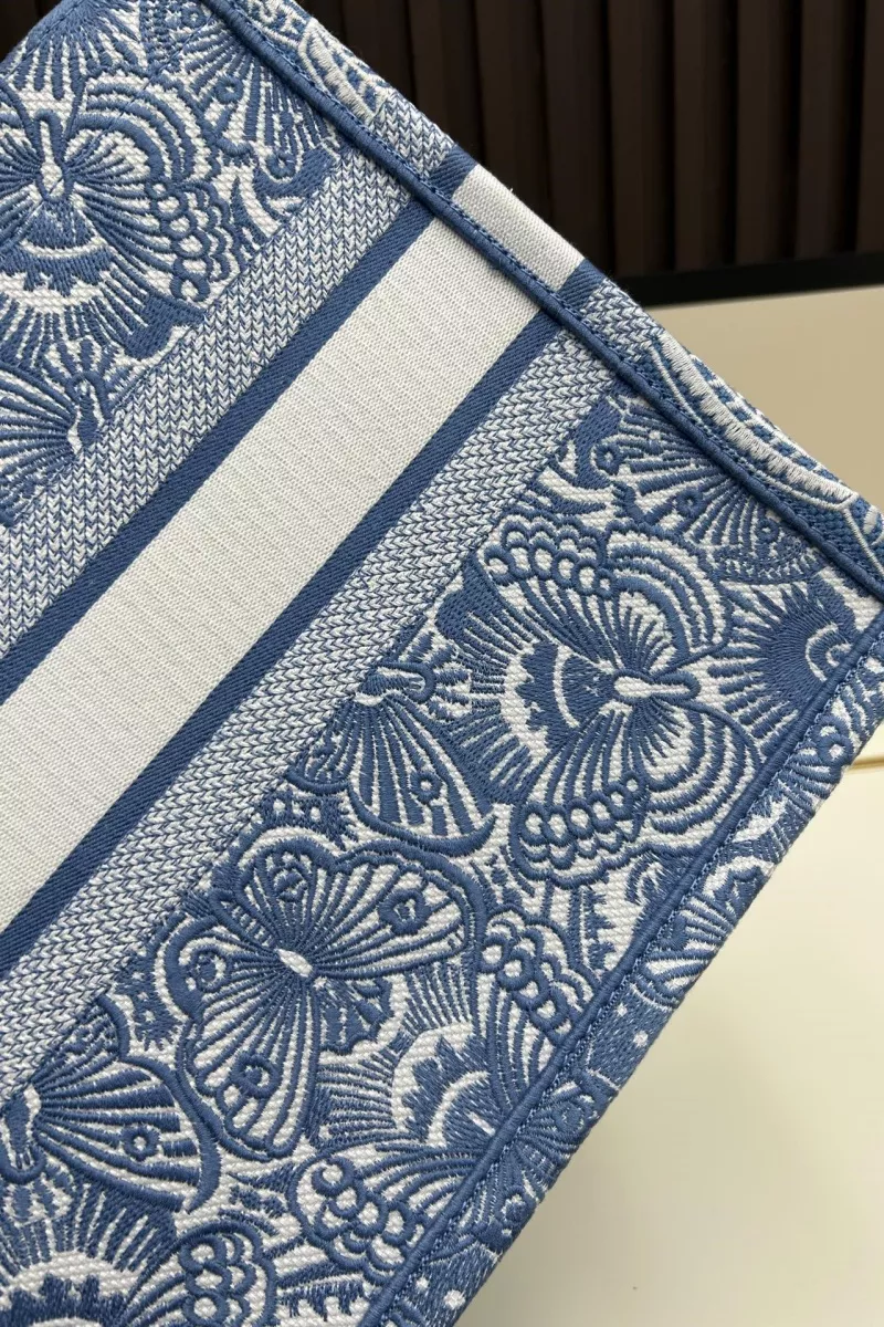 Christian Dior AAA Quality Tote-Handbags For Women Fashionable 7519 - Image 6