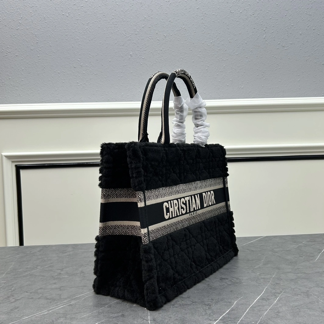 Christian Dior AAA Quality Tote-Handbags For Women Flexible 2034