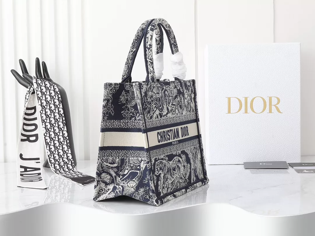 Christian Dior AAA Quality Tote-Handbags For Women Flexible 7901