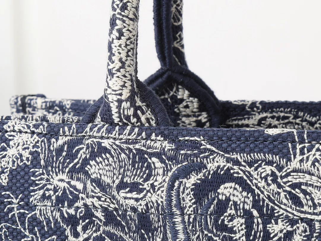 Christian Dior AAA Quality Tote-Handbags For Women Flexible 7901 - Image 5