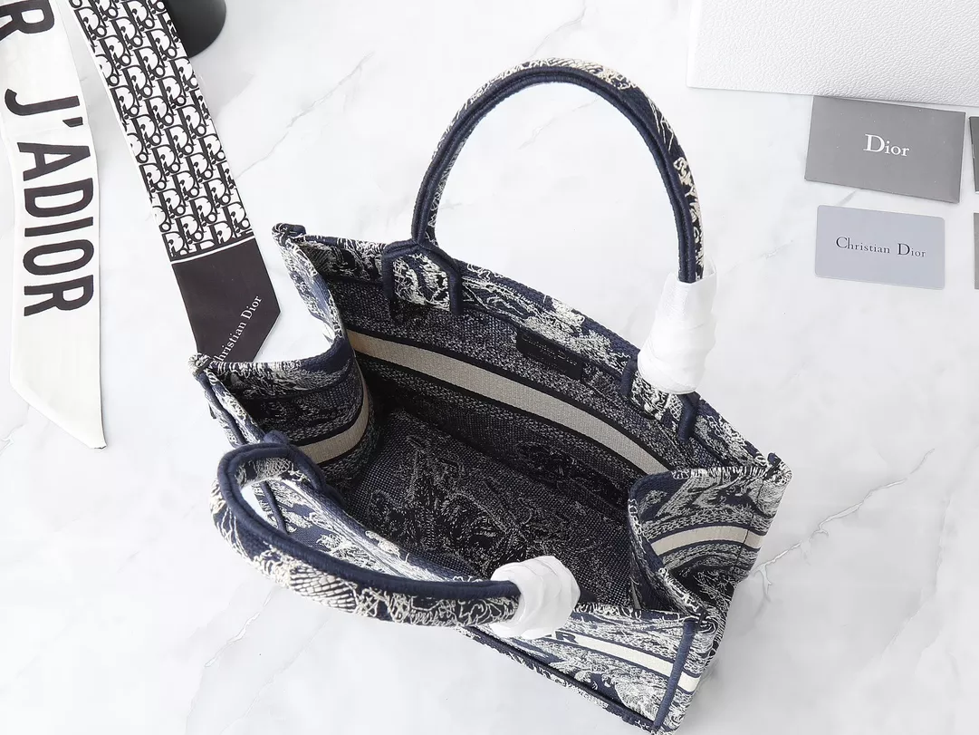 Christian Dior AAA Quality Tote-Handbags For Women Flexible 7901 - Image 8